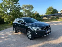 Grå Begagnad 2014 Volvo XC60 SUV | 150 000 kr (Marknadspris)