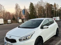 Begagnad 2015 Kia Ceed Comfort Halvkombi | 80 000 kr (Marknadspris)