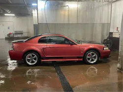Röd Begagnad 2001 Ford Mustang Sportkupé | 66 000 kr (Marknadspris)