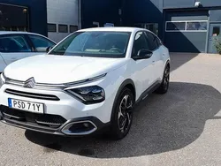 Vit Begagnad 2024 Citroën C4 Shine Halvkombi | 229 900 kr (Marknadspris)
