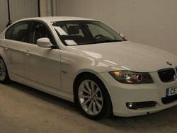 Vit Begagnad 2009 BMW 325 Comfort Edition Sedan | 89 900 kr (Marknadspris)