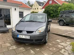 Grå Begagnad 2007 Mitsubishi Colt Halvkombi | 15 000 kr (Marknadspris)