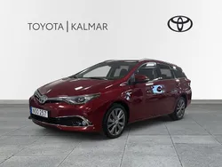 Röd Begagnad 2018 Toyota Auris Touring Sports Executive Kombi | 189 000 kr (Marknadspris)