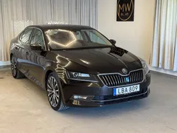 Mörkbrun (brun) Begagnad 2017 Skoda Superb Style Halvkombi | 149 900 kr (Bra pris)
