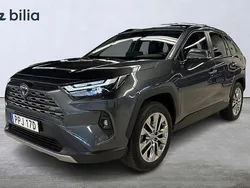 Grå Begagnad 2022 Toyota RAV4 Hybrid Executive SUV | 419 900 kr (Marknadspris)