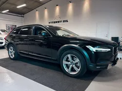 Svart Begagnad 2017 Volvo V90 CC Kombi | 179 900 kr (Dyr)