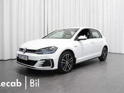 Vit (pure white) Begagnad 2020 VW Golf VIII GTE Sedan | 224 500 kr (Superpris)