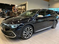 Svart Begagnad 2022 VW Golf Alltrack Kombi | 298 000 kr (Marknadspris)