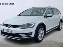 Vit Begagnad 2017 VW Golf Alltrack Kombi | 139 900 kr (Bra pris)