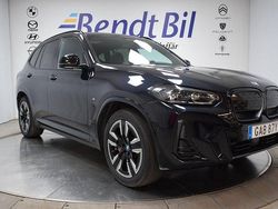 Svart Begagnad 2022 BMW iX3 Shadowline SUV | 429 800 kr (Marknadspris)
