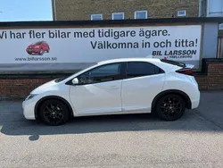 Vit Begagnad 2015 Honda Civic Sport Halvkombi | 123 000 kr (Marknadspris)
