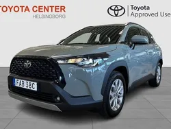 Grön Begagnad 2024 Toyota Corolla Cross Active SUV | 379 900 kr (Marknadspris)