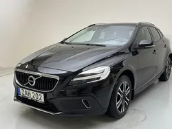 Svart Begagnad 2018 Volvo V40 CC Business Edition Kombi | 189 800 kr