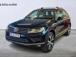 Mörkblå Begagnad 2017 VW Touareg R-line SUV | 239 900 kr (Bra pris)