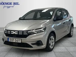 Grå Ny 2024 Dacia Sandero Essentiel Halvkombi | 169 000 kr (Marknadspris)