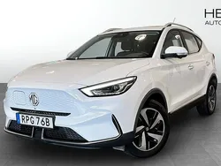 Vit (white) Begagnad 2022 MG ZS Luxury Sedan | 232 900 kr (Bra pris)