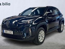 Svart Begagnad 2025 Toyota Yaris Cross Active SUV | 289 900 kr (Bra pris)