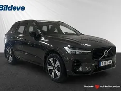Grå Begagnad 2024 Volvo XC60 Plus SUV | 529 900 kr (Marknadspris)