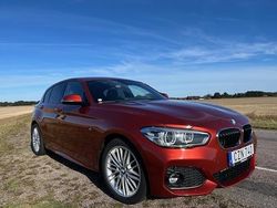 Orange Begagnad 2018 BMW 118 M Sport Halvkombi | 175 900 kr (Marknadspris)