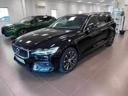 Svart Begagnad 2020 Volvo V60 Momentum Kombi | 209 000 kr (Bra pris)