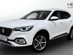 Vit (white) Begagnad 2022 MG EHS Luxury SUV | 219 900 kr (Marknadspris)
