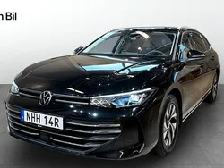 Svart Begagnad 2024 VW Passat Business Kombi | 349 900 kr (Marknadspris)