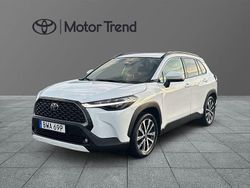 Vit Begagnad 2024 Toyota Corolla Cross Style SUV | 389 900 kr (Lite dyr)