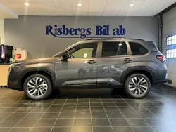 Grå Ny 2024 Subaru Forester SUV | 439 900 kr (Marknadspris)
