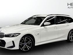 Vit Begagnad 2023 BMW 330 M Sport Kombi | 308 700 kr