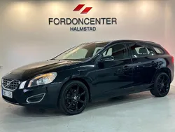 Svart Begagnad 2012 Volvo V60 Kombi | 124 900 kr (Marknadspris)