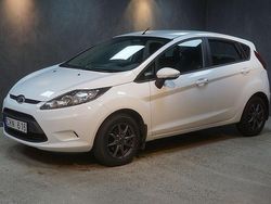 Vit Begagnad 2010 Ford Fiesta Trend Halvkombi | 34 900 kr (Marknadspris)