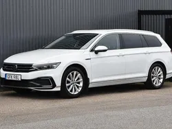 Vit Begagnad 2021 VW Passat Executive Kombi | 239 900 kr (Marknadspris)