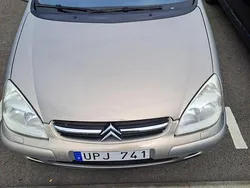 Brun Begagnad 2004 Citroën C5 Halvkombi | 13 000 kr (Marknadspris)