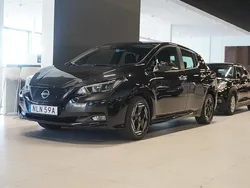 Svart Begagnad 2023 Nissan Leaf Acenta Halvkombi | 198 800 kr (Marknadspris)