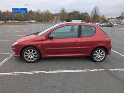Röd Begagnad 2005 Peugeot 206 Halvkombi | 14 000 kr (Marknadspris)