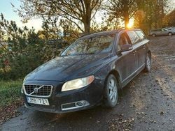 Blå Begagnad 2009 Volvo V70 Momentum Kombi | 20 500 kr (Dyr)