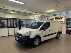 Vit Begagnad 2016 Peugeot Partner Minibuss | 69 900 kr