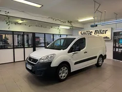 Vit Begagnad 2016 Peugeot Partner Minibuss | 69 900 kr (Bra pris)