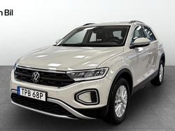 Grå Begagnad 2022 VW T-Roc Life SUV | 194 900 kr (Marknadspris)