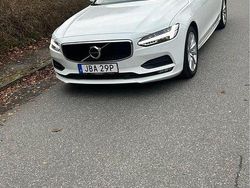 Begagnad 2019 Volvo V90 Momentum Kombi | 205 000 kr (Bra pris)