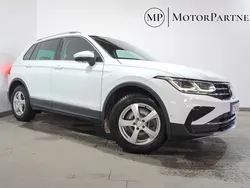 Vit Begagnad 2021 VW Tiguan SUV | 289 900 kr (Bra pris)