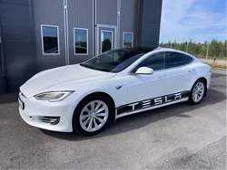 Vit Begagnad 2020 Tesla Model S Long Range Sedan | 390 000 kr (Marknadspris)