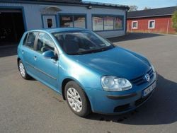 Ljusblå Begagnad 2005 VW Golf V Comfortline Halvkombi | 40 000 kr (Lite dyr)