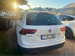Vit Begagnad 2020 VW Tiguan SUV | 235 000 kr (Bra pris)