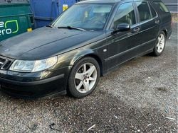 Grön Begagnad 2005 Saab 9-5 Kombi | 15 000 kr (Marknadspris)