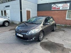 Mörkgrå (grå) Begagnad 2011 Toyota Auris Plus Halvkombi | 59 900 kr (Marknadspris)