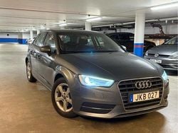 Grå Begagnad 2014 Audi A3 Sportback Attraction Halvkombi | 99 900 kr (Marknadspris)