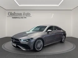 Mörkgrå Begagnad 2023 Mercedes CLA200 Premium Sportkupé | 389 000 kr (Marknadspris)