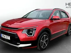 Röd (red) Begagnad 2023 Kia Niro SUV | 299 900 kr (Marknadspris)