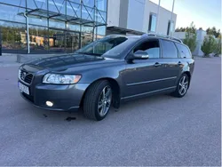 Grå Begagnad 2012 Volvo V50 Momentum Kombi | 63 000 kr (Marknadspris)